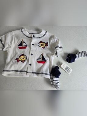NWT 9 Month Shirt Amd Socks Baby